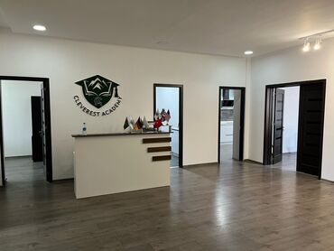 Ofislər: Ofis ve ya tədris meqsədli obyekt İcarəyə verilir. Sahesi170 m2 4 — 10