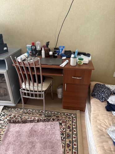 Masalar: Kompüter masası, İşlənmiş, Açılmayan, Taxta, Kvadrat masa