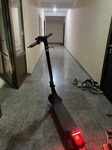 Yeni Elektrik samokat 10", 351 - 500 Vt, 16 - 25 km/s, Ünvandan götürmə