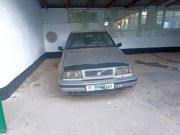авто вольво: Volvo 440: 1993 г., 1.7 л, Механика, Бензин, Седан