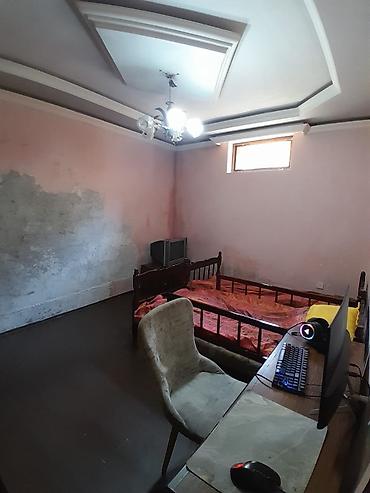 Köhnə tikili: Ev Xirdalanda tam merkezde yerlesir,2 ve 9 sayli mektebin tam — 3