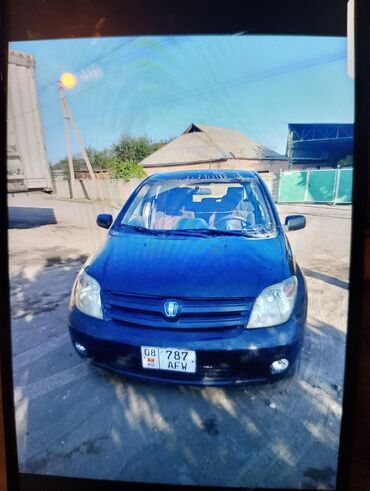 мерс сатам: Toyota ist: 2004 г., 1.5 л, Механика, Бензин, Хэтчбэк