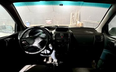 Mitsubishi: Mitsubishi Space Star: 2001 г., 1.6 л, Механика, Бензин, Универсал — 5