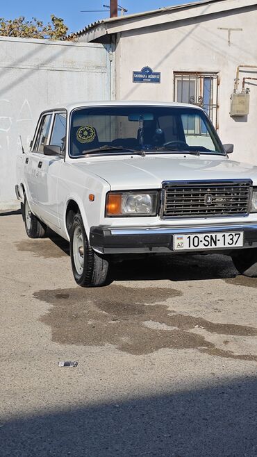 VAZ (LADA): Model: Lada 2107 Kuzov: sedan, ağ rəng Yanacaq: benzin Ötürmə — 1