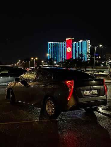 Транспорт: Toyota Prius: 2018 г., Вариатор, Гибрид, Хэтчбэк — 1