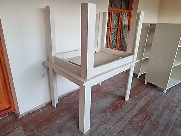 metbex stullari: Ağ rəngdə yemək/iş masası karkası - Material: laminat/LDSP taxta — 1