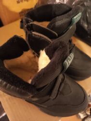 сапоги зимние женские натуральная кожа натуральный мех распродажа: Продам детские зимние ботинки, очень теплые. размер 28. новые