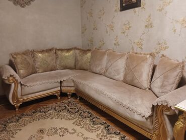 Divan və masa dəstləri: Künc divan, İşlənmiş, Açılmayan, Bazasız, Parça, Çatdırılma yoxdur