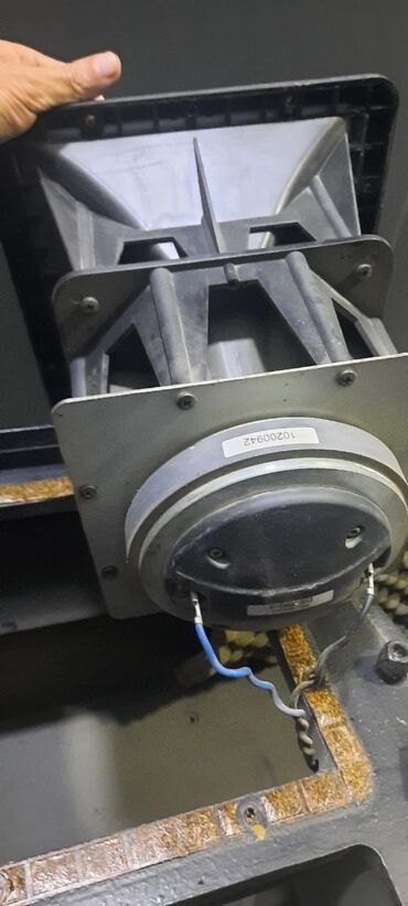 Dinamiklər və kolonkalar: İşlənmiş Kolonka, Növ - Akustik, rəng - Qara — 8