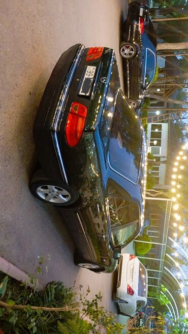 mercedes 180 c: Mercedes-Benz E 230: 2.3 l | 1996 il Sedan