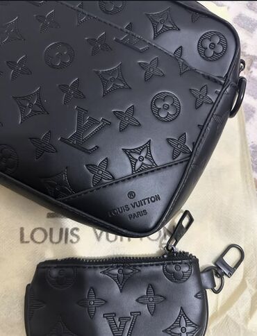 купить сумку шанель оригинал бу: Барсетка, Louis Vuitton, Материал: Натуральная кожа, Регулируемый ремень, Съёмный ремень, Множество карманов, Б/у