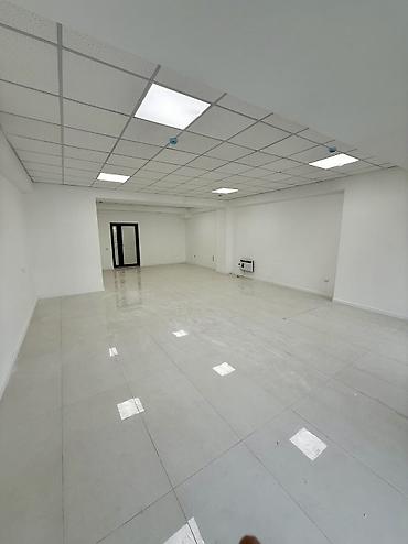 круглый: Аренда офисов, 71 м², В бизнес центре, С отдельной кухней — 2