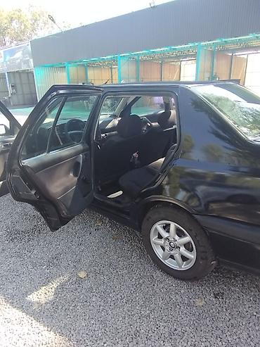 rio de tower: Volkswagen Vento: 1993 г., Механика, Седан — 9
