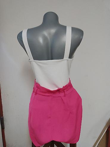 tn pertle: AMISU ženski letnji komplet – bela top majica na bretele + visoki pink — 2