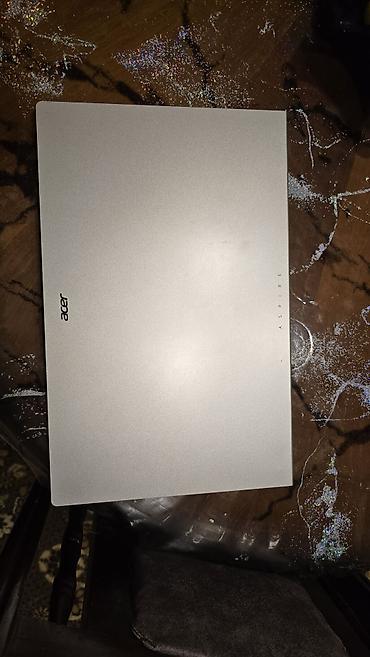 Acer: Acer Aspire noutbuku - Korpus: gümüşü rəng, nazik və yüngül dizayn — 1