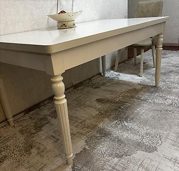 hamam xoncasi: Klassik üslubda ağ yemək masası. Düzbucaqlı formalı masa geniş səthə — 1