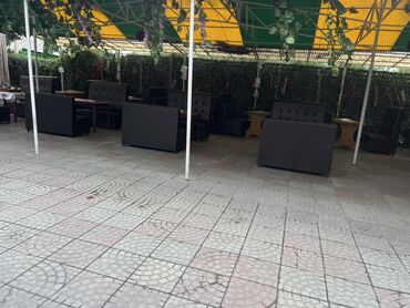 плафоны для дома: Кафе үчүн үстөл жана отургуч, Колдонулган, Өзү алып кетүү