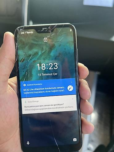 micro qulaq: Xiaomi Mi A2 Lite, 32 GB, rəng - Qara, 
 Qırıq — 2