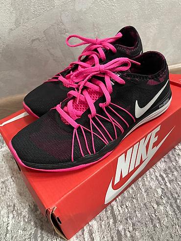 Оригинал NIKE
Размер 38.5
Для бега