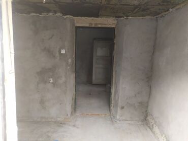 дом в районе аламединского рынка: 30 м², 3 комнаты, Требуется ремонт Без мебели
