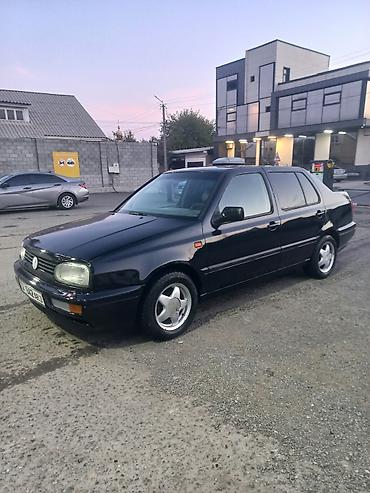 70 сом: Volkswagen Vento: 1993 г., Кол менен иштөөчү, Бензин, Седан — 2