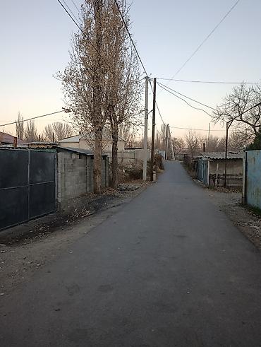 Продажа коттеджей и домов: Продаётся дом с двором и хозяйственными постройками. - Тип — 3