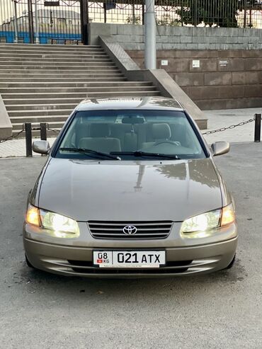 Toyota: Toyota Camry: 1999 г., 2.2 л, Автомат, Газ, Седан