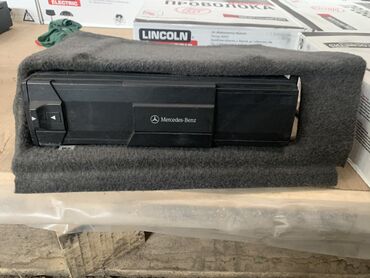 mercedes benz c class 202: —-CD changer Mercedes Benz MC3196. Стоял на кабане W140. В сборе с