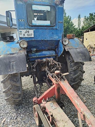 yeşka turbo az: Mavi rəngli təkərli kənd təsərrüfatı traktoru - Korpus: kabinli, iki — 5