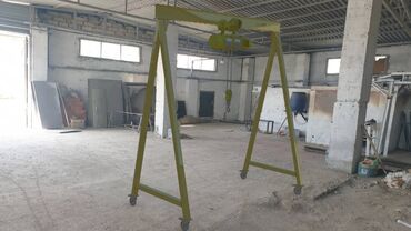 Digər biznes avadanlığı: Yükseklik:3mt Genişlik:3mt Kapasite (tutumu) :2Ton Kilitlenebilir