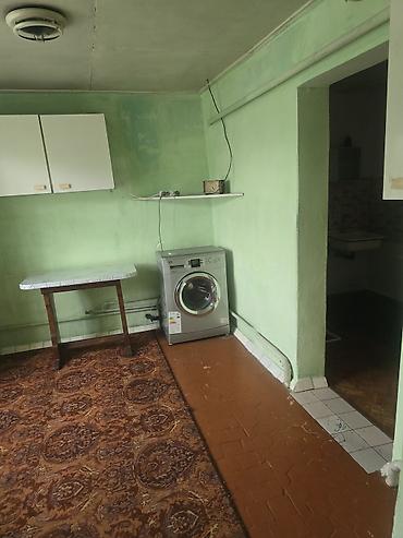Продажа коттеджей и домов: Продаётся дом с большим двором и крытым навесом.По факту 13 соток .3 — 3