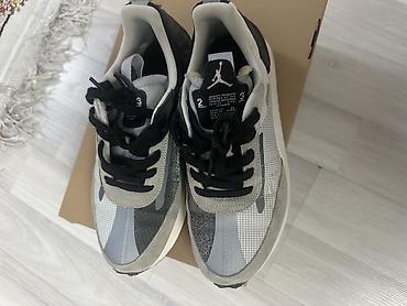 Мужские кроссовки, 39, 39.5, 40, Air Jordan, Б/у, цвет - Серый