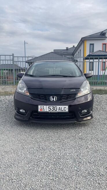 автомобиль fit: Honda Fit: 2013 г., 1.5 л, Автомат, Бензин, Седан