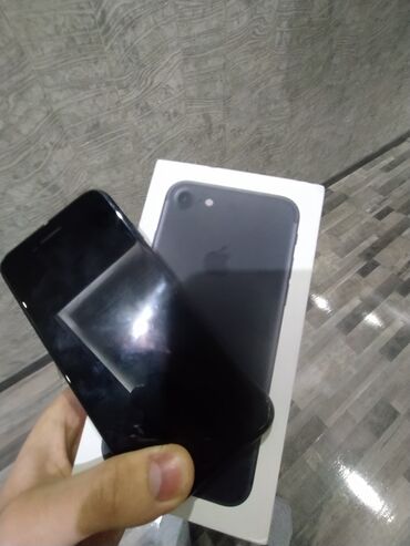 Apple iPhone: IPhone 7, 32 GB, Jet Black