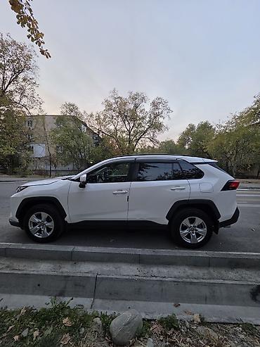 outback 2019: Toyota RAV4: 2021 г., Бензин, Кроссовер — 4
