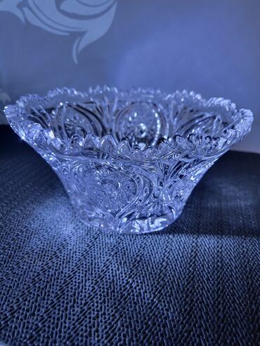 Činije: Cinija,bombonijera nova kristalna iz 70ih. Nova cinija,sve na njoj — 3