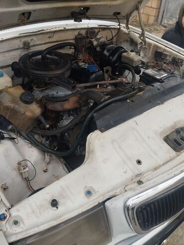 QAZ: QAZ 3110 Volga: 2.4 l | 1999 il 25800 km Sedan — 12