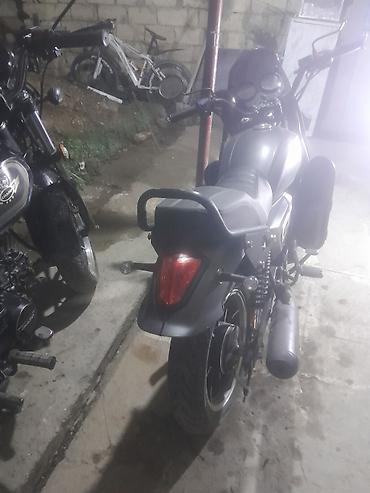 ses bogucular: Motocikl – kruizer tərzində, qara rəngdə Xüsusiyyətlər: - Klassik — 3