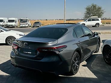 corolla 2018: Toyota Camry: 2022 г., 0.5 л, Автомат, Электромобиль — 6