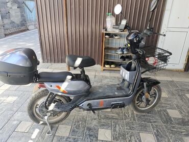лед лампы для авто в бишкеке: Скутер 180 куб. см, Электро, В рассрочку