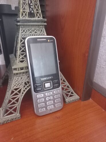 ilkin odenissiz arayissiz telefonlar: Samsung C3222, цвет - Черный, Кнопочный, Две SIM карты