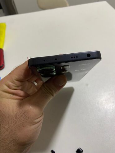 Redmi: Redmi not 13 smartfon - Arxa kamera: 108 MP əsas kamera (üçlü modul — 5