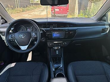 lexus rx 470: Toyota Corolla: 1.6 l | 2013 il Sedan — 4