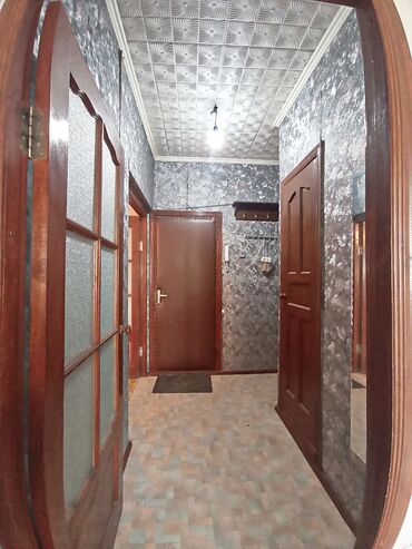 Продажа квартир: 1 комната, 39 м², 106 серия, 8 этаж, Старый ремонт at lalafo.kg — 10 Продажа квартир: 1 комната, 39 м², 106 серия, 8 этаж, Старый ремонт — 10