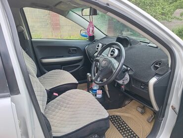 Toyota: Toyota ist: 2004 г., 1.3 л, Автомат, Бензин, Хэтчбэк