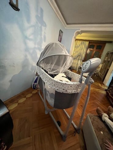 стульчик и кресло кочалка для кормления: Для девочки и мальчика, Четырехугольная, Колыбель, С бортиками, Без матраса, С механизмом качания