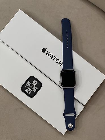Смарт‑часы Apple Watch (серия с прямоугольным экраном и закруглёнными