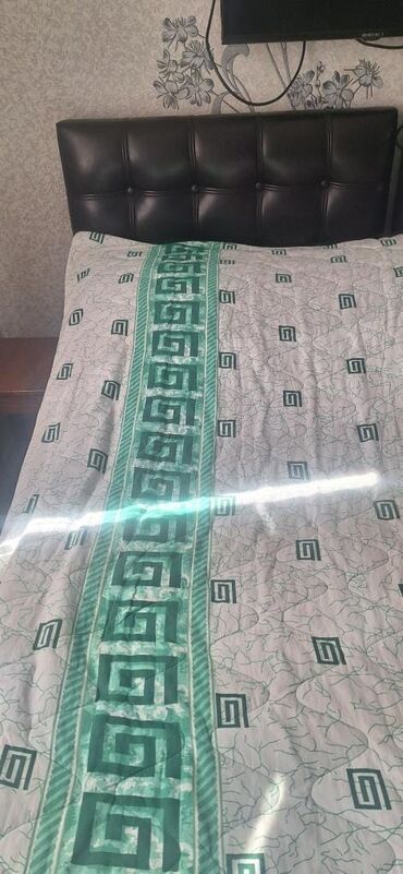 Çarpayılar: Carpayi Matras ve bazali 1 ededi 100 Azn. 2 ededdir. Unvan