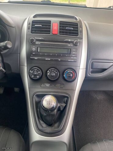 Toyota: Toyota Auris: 1.3 l. | 2010 έ. Χάτσμπακ — 2