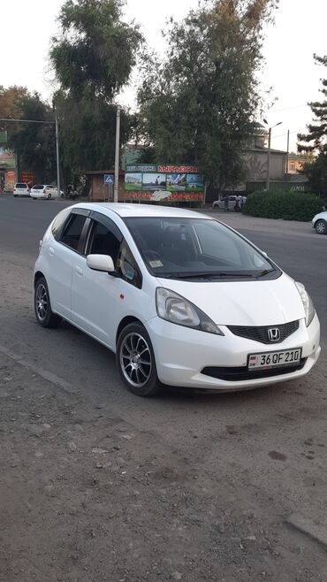 авто с последующим выкупом фит: Honda Fit: 2009 г., 1.3 л, Вариатор, Бензин, Хетчбек